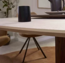 Bree's New World Steely Eettafel