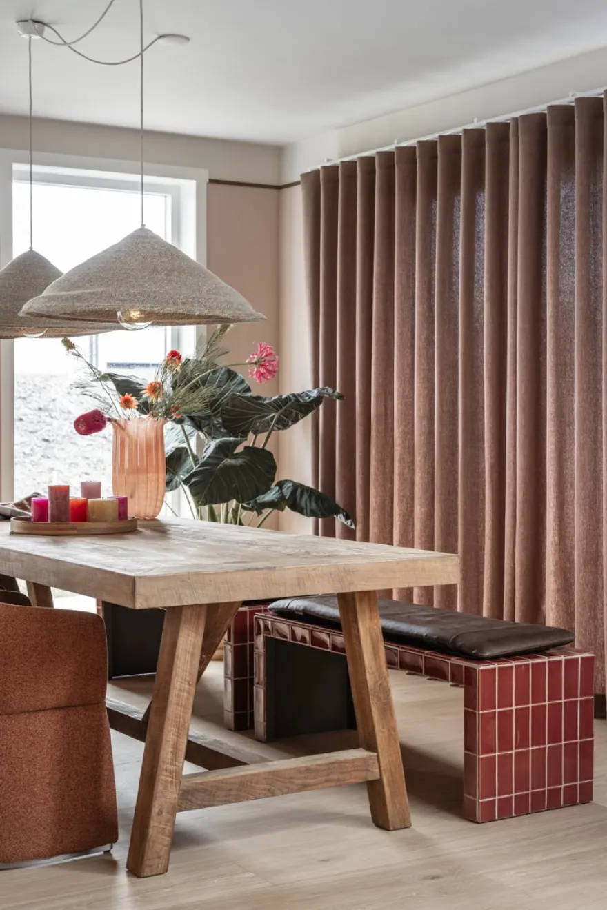 DTP Home Monastery Eettafel