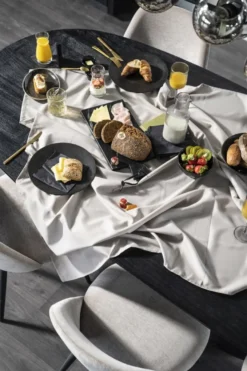 Eleonora Aron Bruin Eettafel