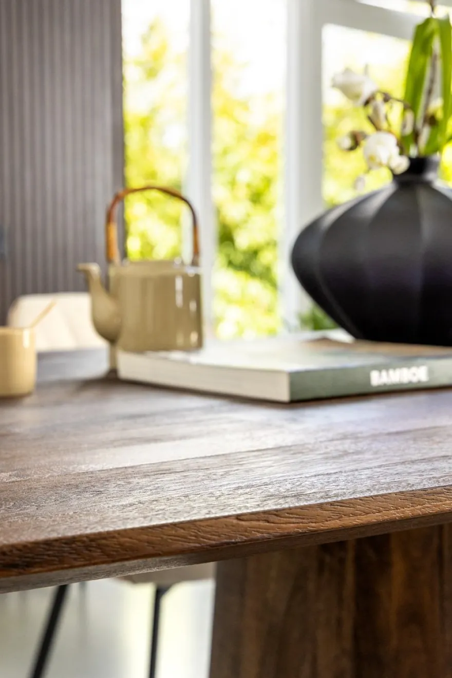 Eleonora Aron Bruin Eettafel