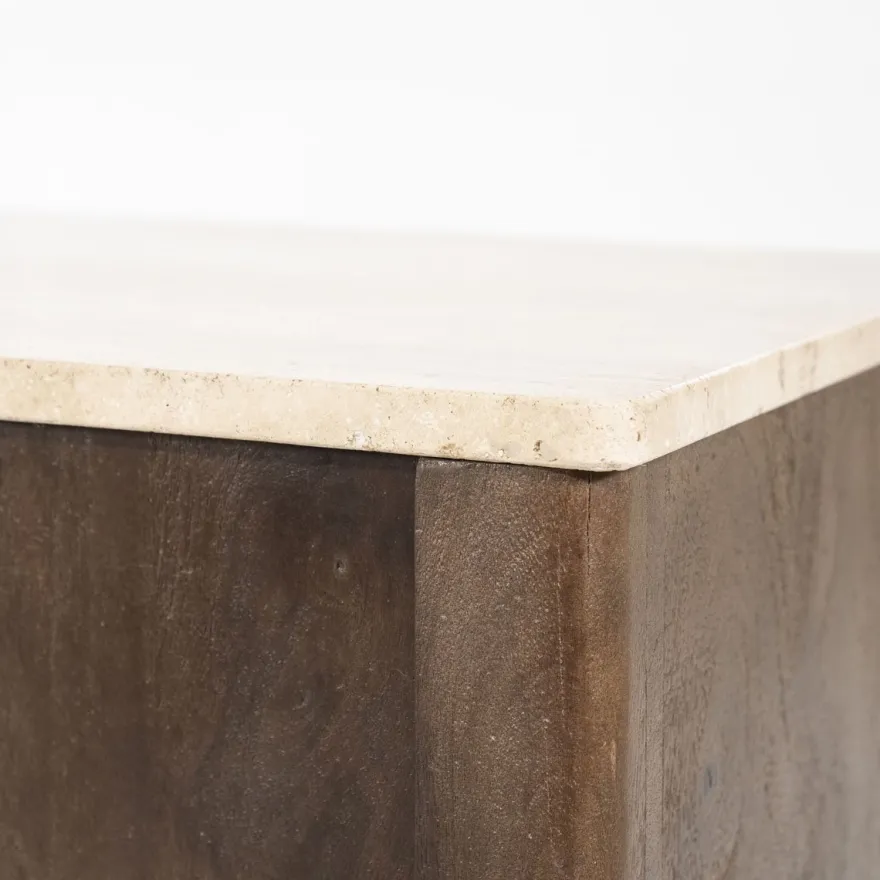 Eleonora Lio Dressoir