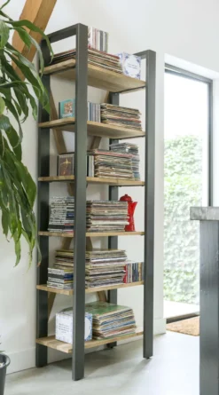 Henders en Hazel Farmland Boekenkast