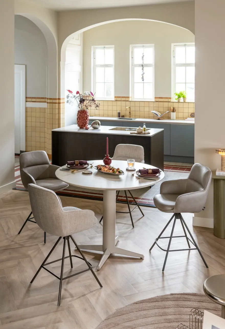 Henders en Hazel Mateo Steelbrown Poten Barstoel