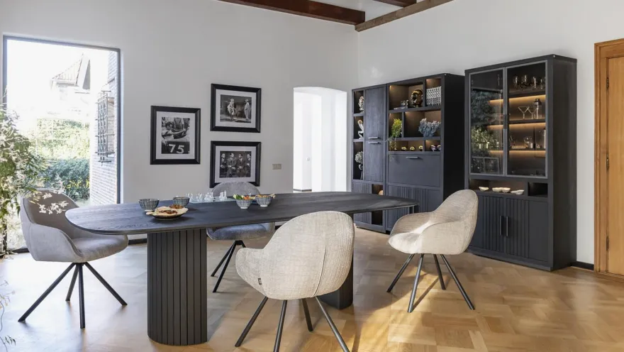 Henders en Hazel Pavie Castle Black Eettafel