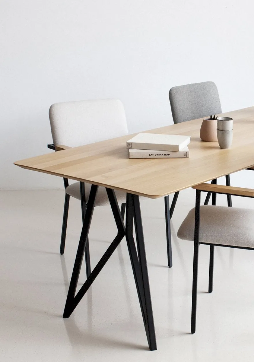 Studio HENK Butterfly Black Eettafel
